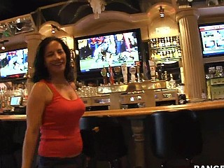 Im over here at a pub with David grabbing a bite to eat. Next thing we know our waitress is a sexy thick mother I'd like to fuck with a entire lot of booty. Of course me and David look at each other thinking the same thing. Melissa Monet can be our newest mother i'd like to fuck for our next update. Sure sufficiently as we leave this babe's outside awaiting for a ride. Well since her ride is late we offered to take her home. After talking it up for a bit. Melissa took our invite and came back to the abode. The chemistry betwixt David and Melissa was like magic. Next thing u know. Melissa has a mouth full of Davids latin wang. Oh my! Melissa can engulf a really good dick. Let's watch if that babe can take it. All I know is that there was a lot of screaming and moaning. Have A Fun!